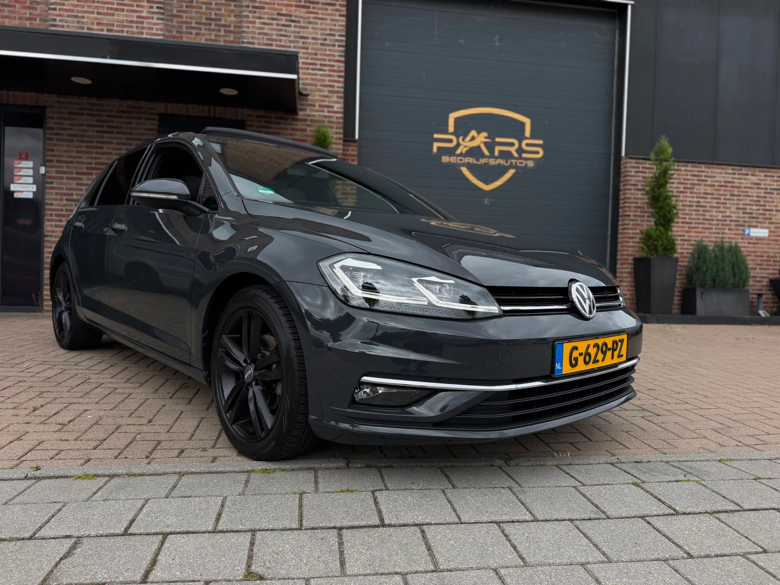 Volkswagen Golf (2019) — foto 1