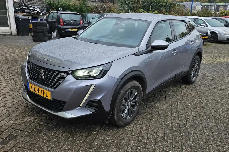 Peugeot e-2008 (2021)