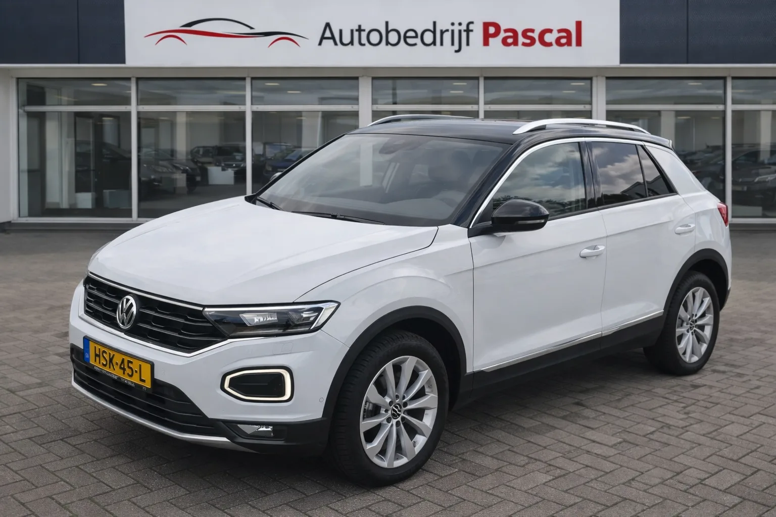 Volkswagen T-Roc (2024) — foto 1