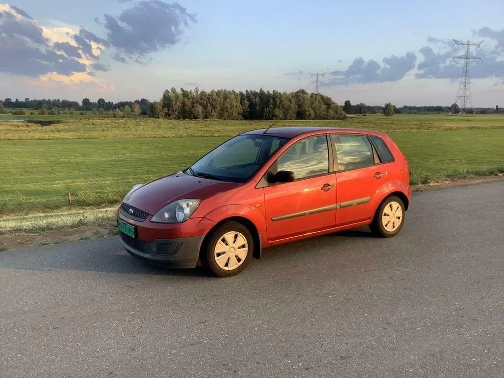 Ford Fiesta (2006) — foto 1