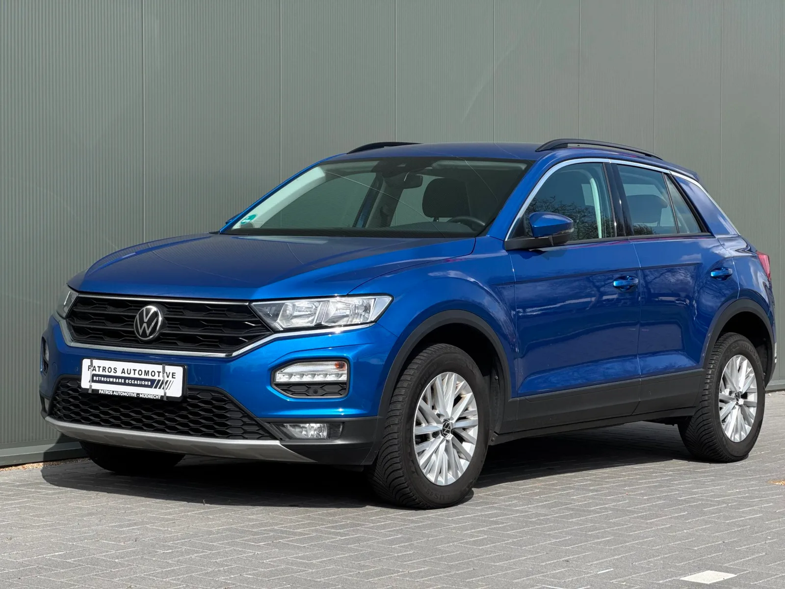 Volkswagen T-Roc (2021) — foto 1