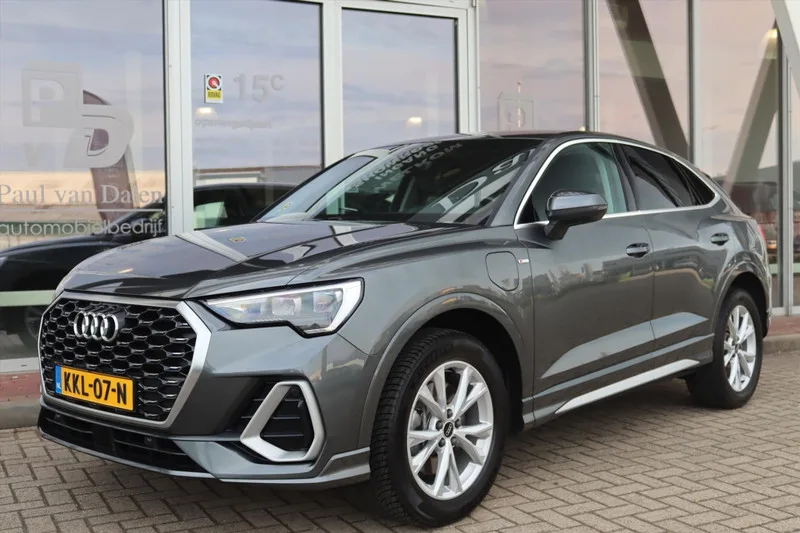 Audi Q3 Sportback (2022) — foto 1