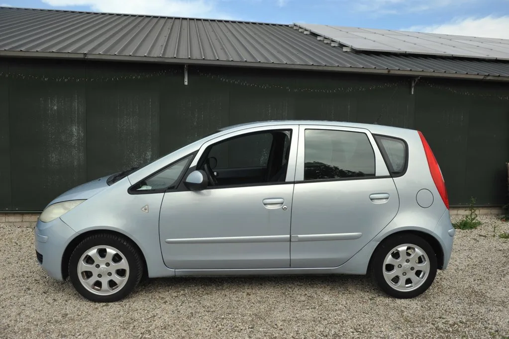 Mitsubishi Colt (2006) — foto 1