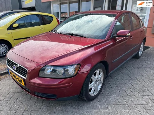 Volvo S40 (2004) — foto 1