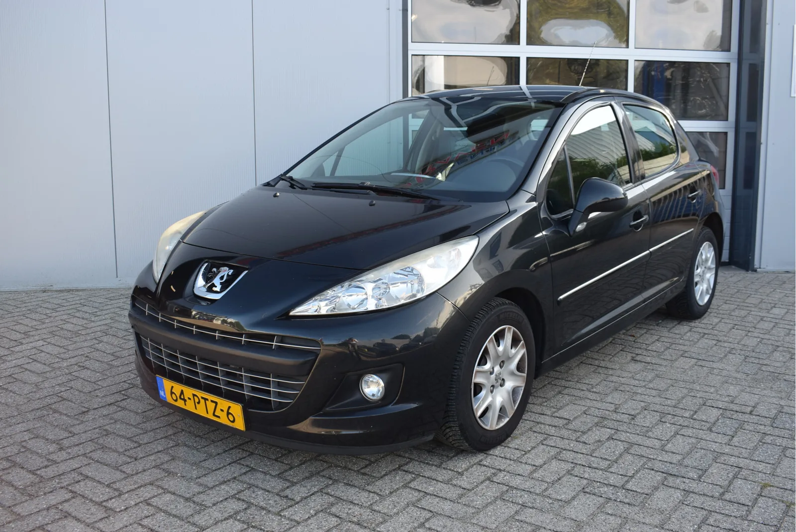 Peugeot 207 (2011) — foto 1