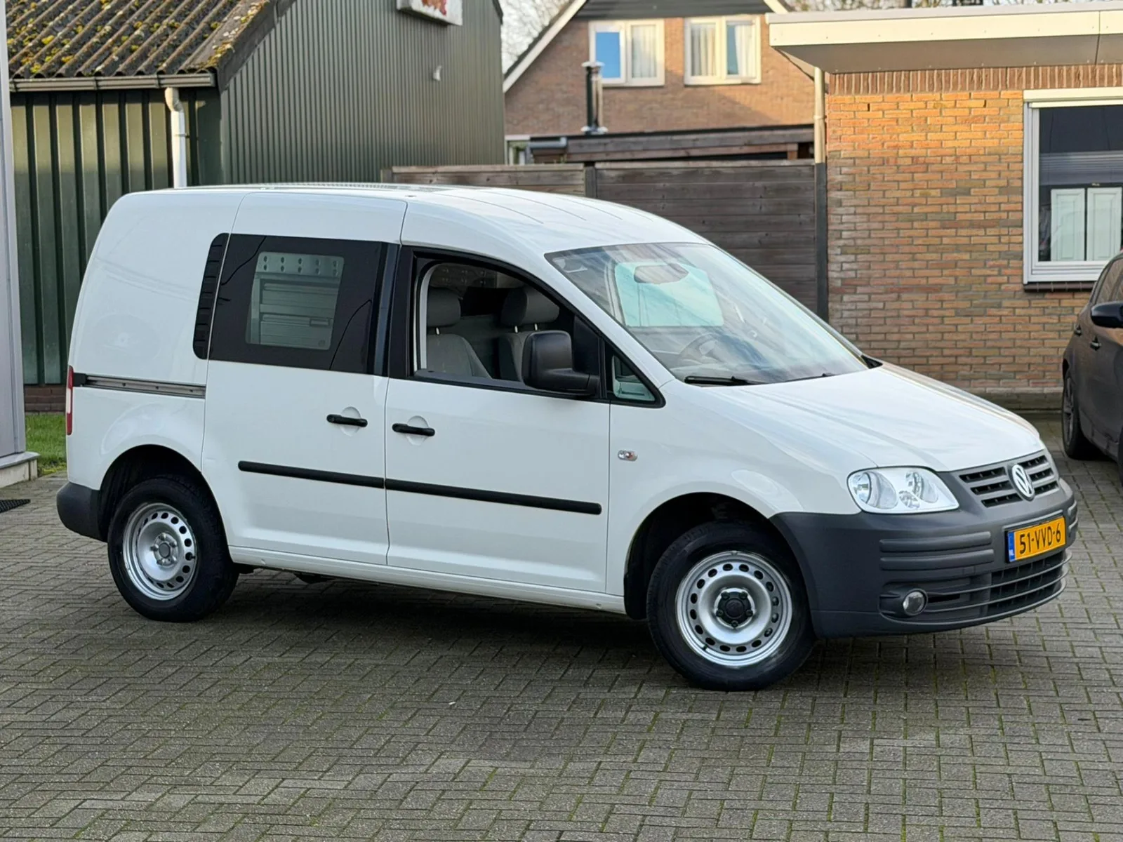 Volkswagen Caddy (2008) — foto 1