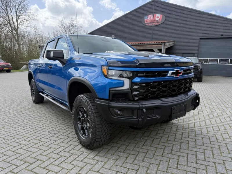 Chevrolet Silverado (2024) — foto 1