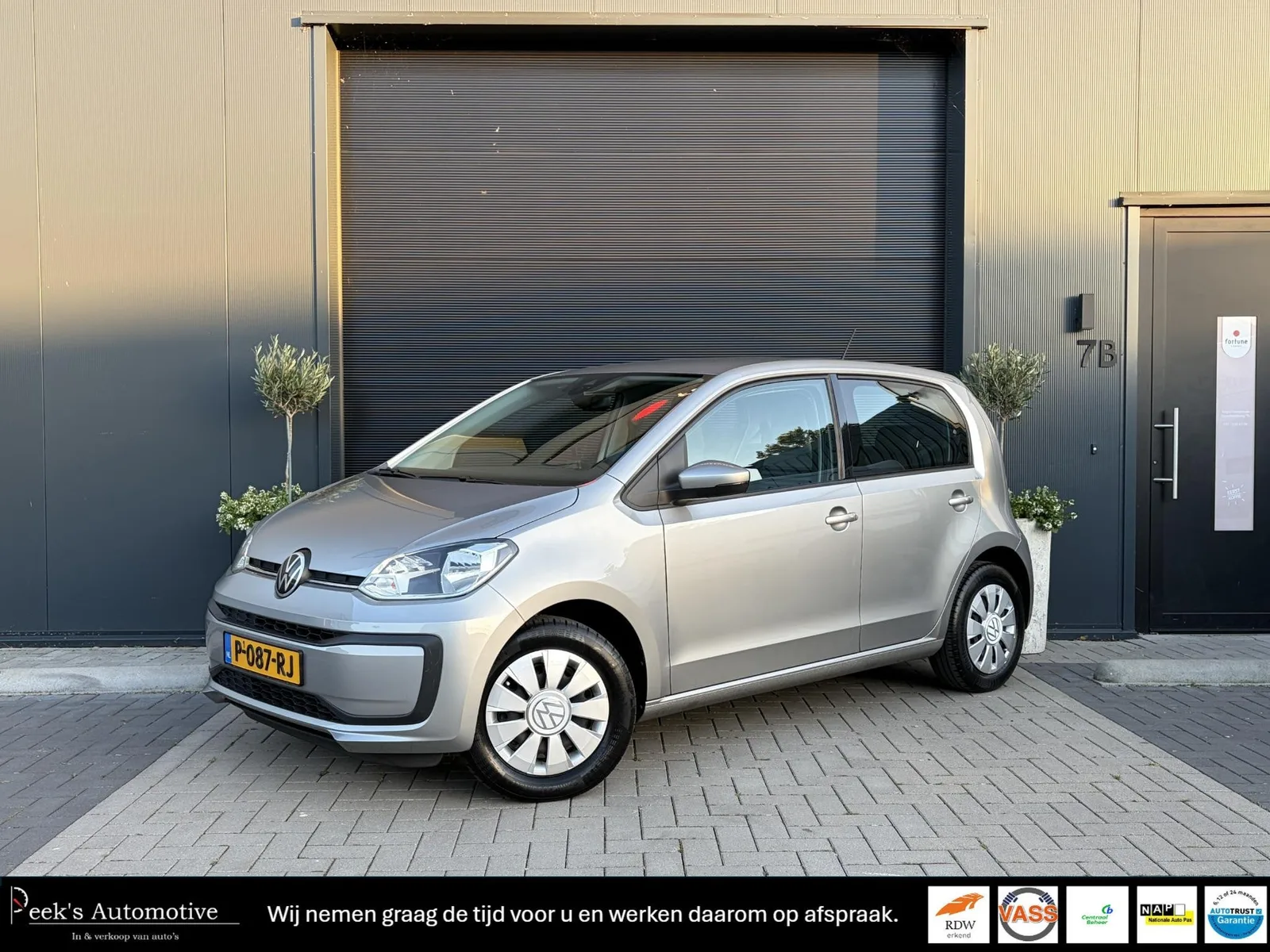 Volkswagen Up! (2022) — foto 1