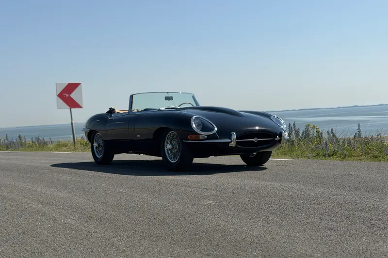 Jaguar E-Type (1961)