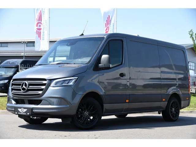 Mercedes-Benz Sprinter (2023) — foto 1