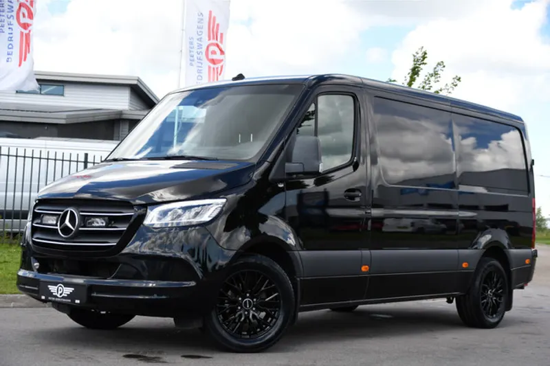 Mercedes-Benz Sprinter (2023)