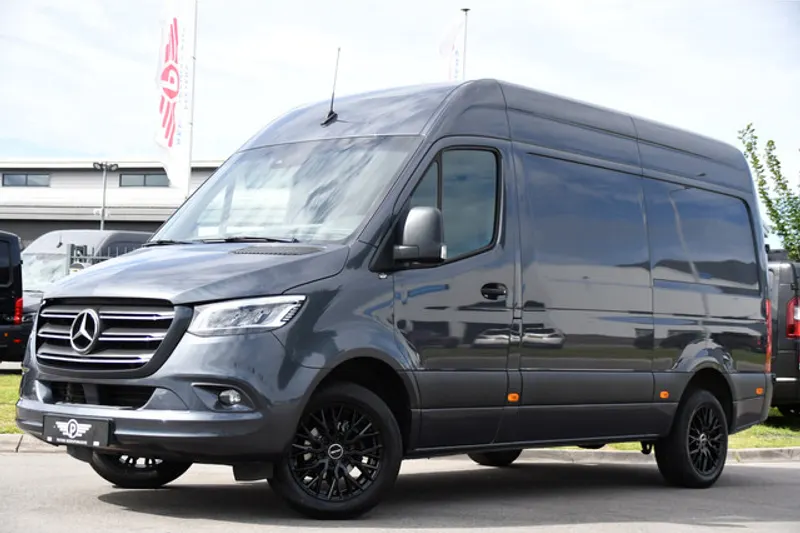 Mercedes-Benz Sprinter (2023)