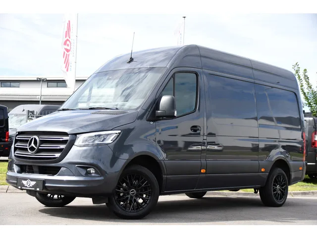 Mercedes-Benz Sprinter (2023) — foto 1
