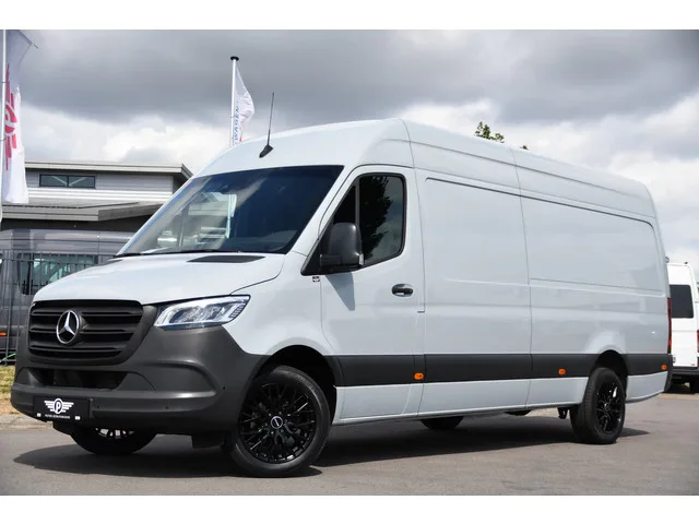 Mercedes-Benz Sprinter (2023) — foto 1
