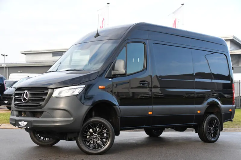 Mercedes-Benz Sprinter (2023)