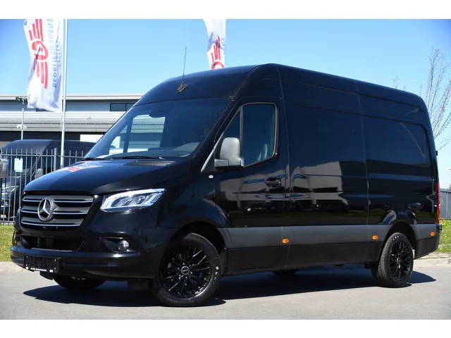 Mercedes-Benz Sprinter (2023) — foto 1