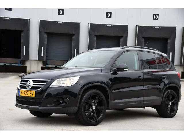 Volkswagen Tiguan (2010) — foto 1