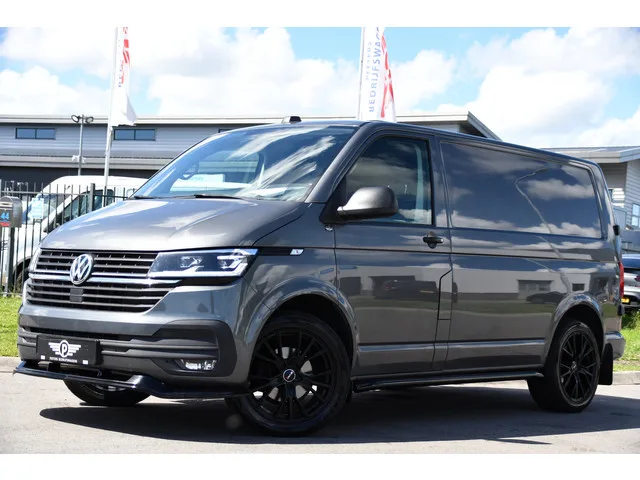 Volkswagen Transporter (2023) — foto 1