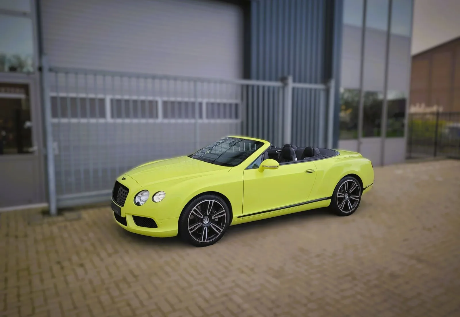 Bentley Continental GTC (2012) — foto 1