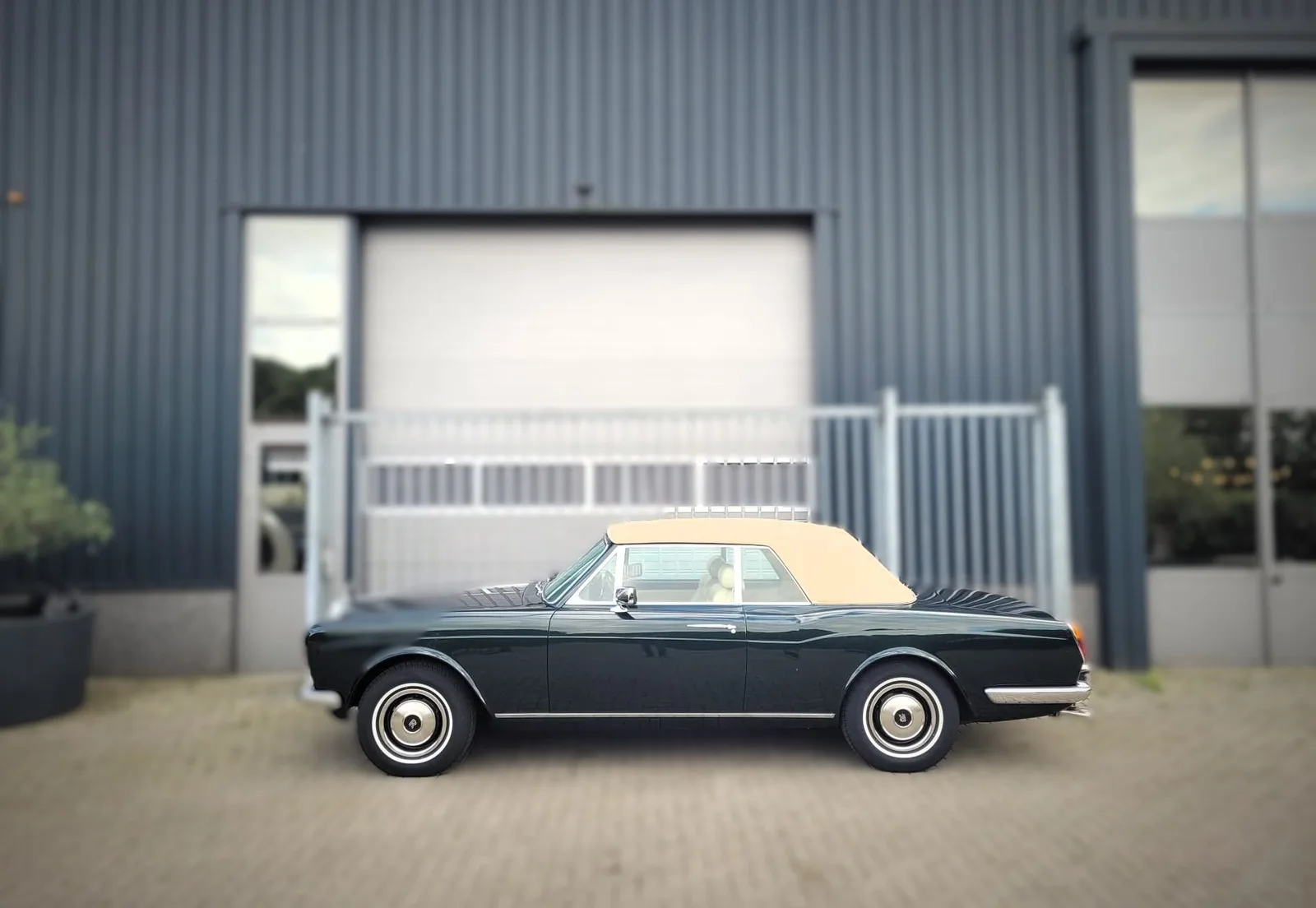 Rolls-Royce Corniche (1977) — foto 1