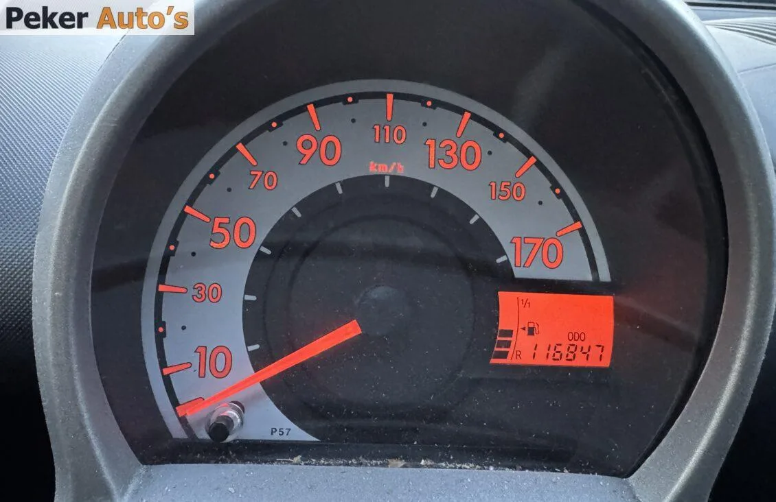 Toyota Aygo (2013) — foto 1