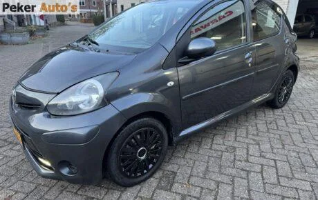 Toyota Aygo (2013) — foto 1