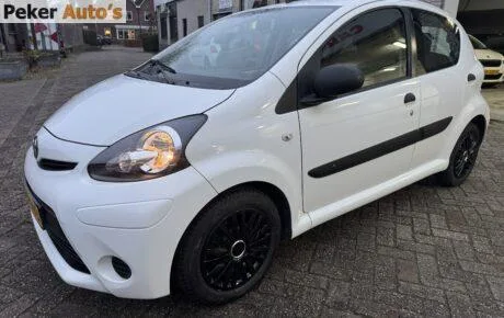 Toyota Aygo (2014) — foto 1