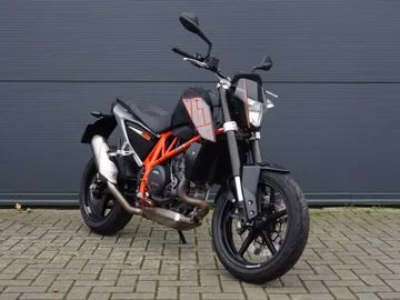 KTM 690 Duke (2012) — foto 1