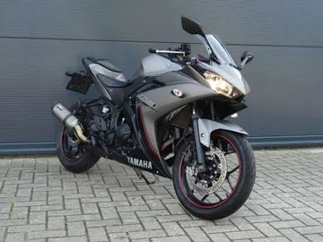Yamaha YZF-R3 (2017) — foto 1