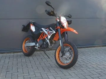 KTM 690 SMC R (2013) — foto 1
