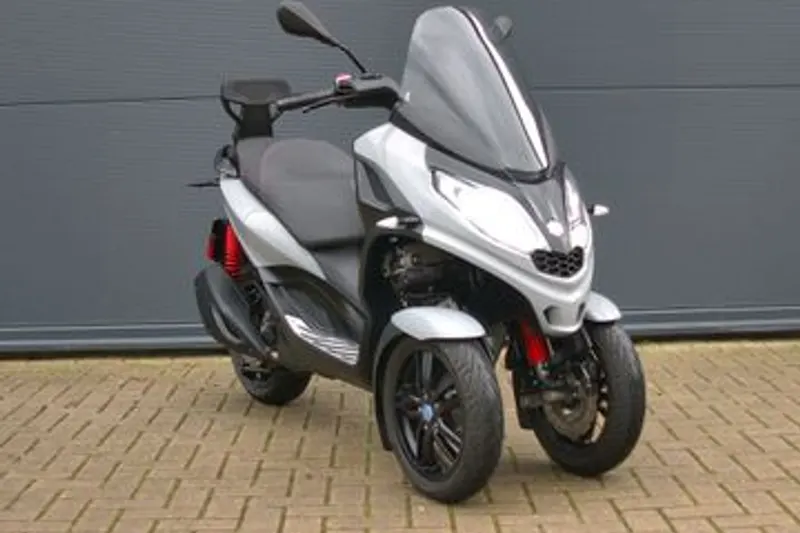 Piaggio MP3 300 HPE (2021)