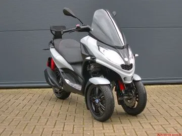 Piaggio MP3 300 HPE (2021) — foto 1