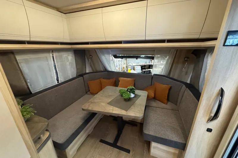 Hobby De Luxe (2026)