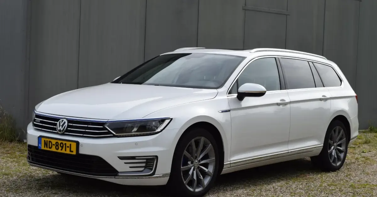 Volkswagen Passat (2016) — foto 1