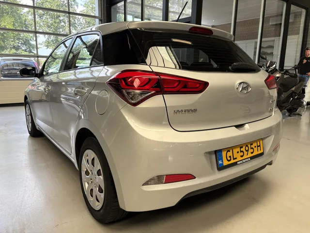 Hyundai Exterior Colour (2015) — foto 1