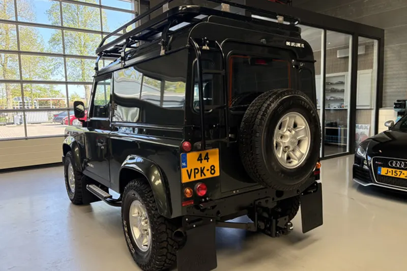 Land Rover Defender (2008)