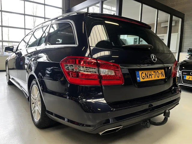 Mercedes-Benz Exterior Colour (2009) — foto 1