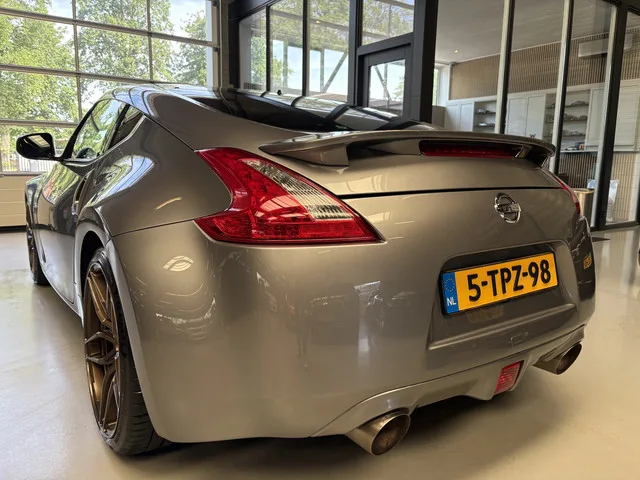 Nissan 370Z (2012) — foto 1