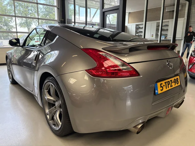 Nissan 370Z (2012) — foto 1