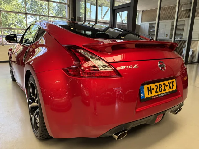 Nissan 370Z (2018) — foto 1