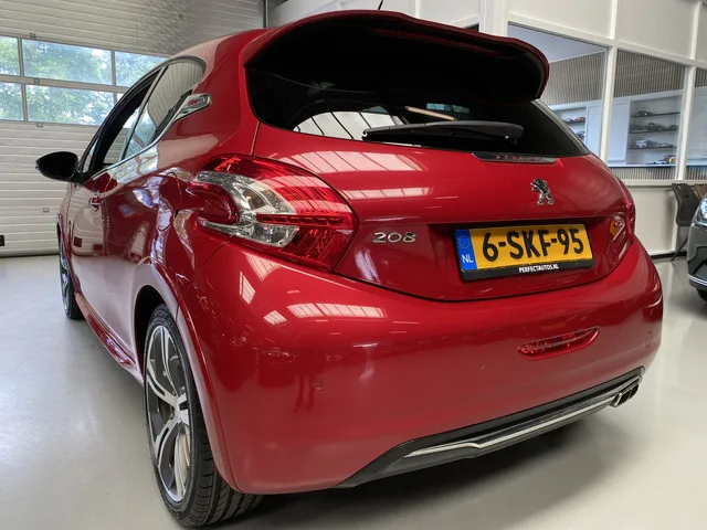 Peugeot 208 (2013) — foto 1