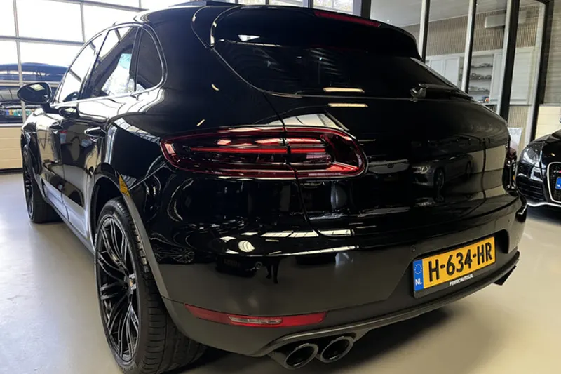 Porsche Macan (2016)