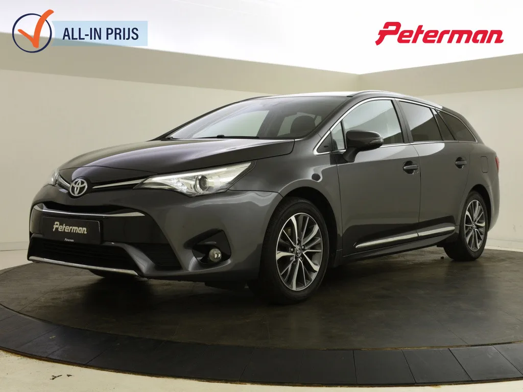 Toyota Avensis (2017) — foto 1