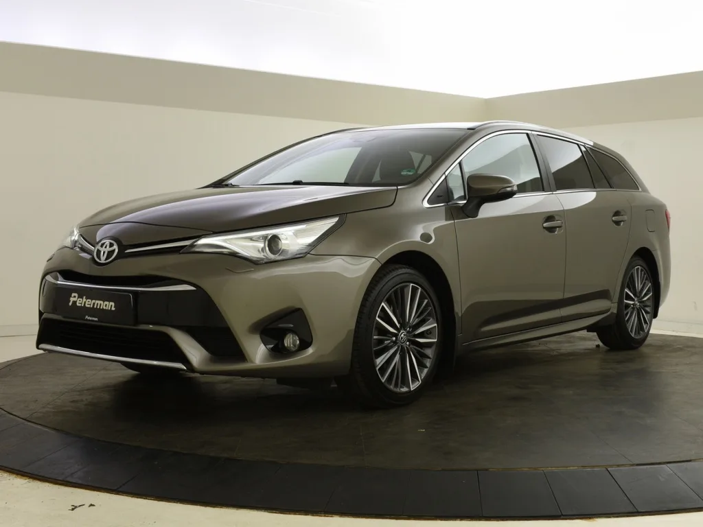 Toyota Avensis (2018) — foto 1