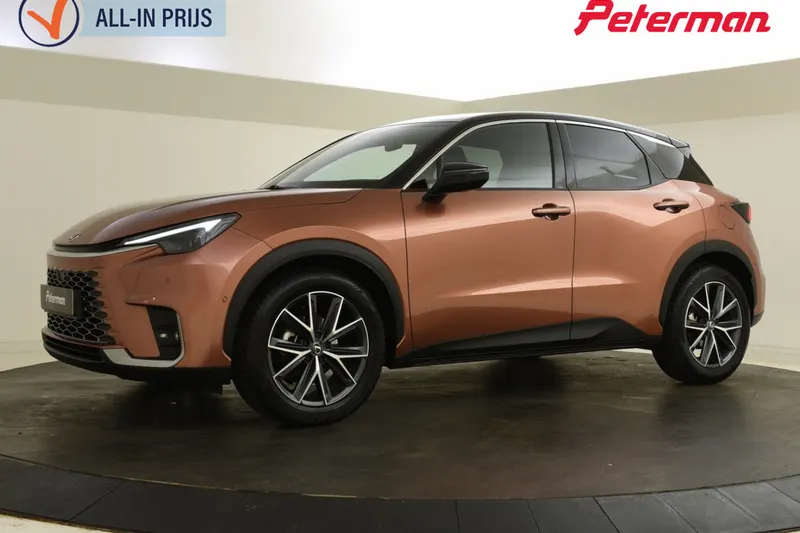 Lexus LBX (2024)