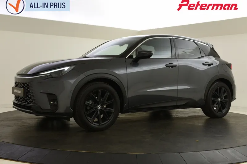 Lexus LBX (2024)