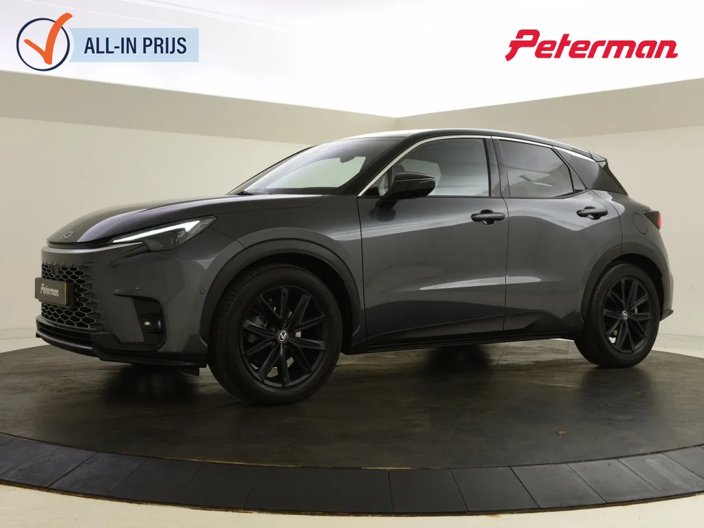 Lexus LBX (2024) — foto 1