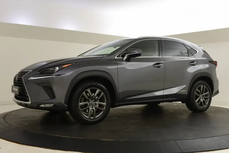 Lexus NX (2020)