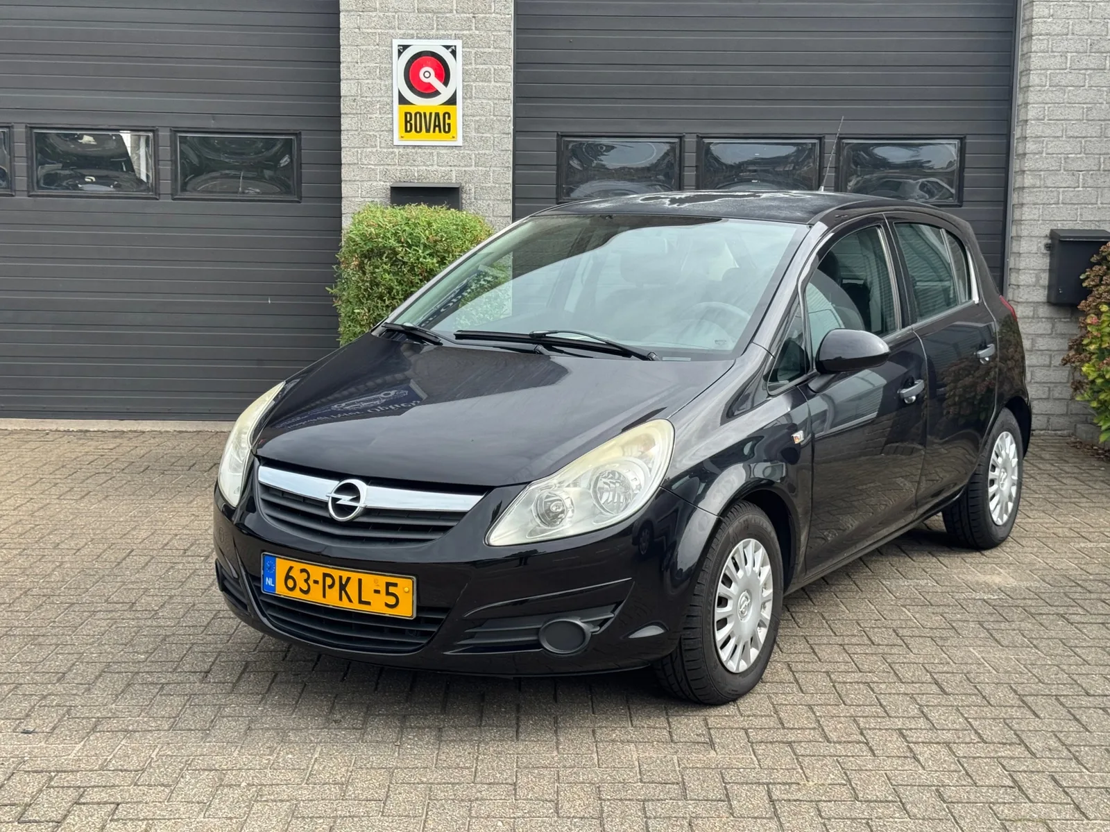 Opel Corsa (2009) — foto 1