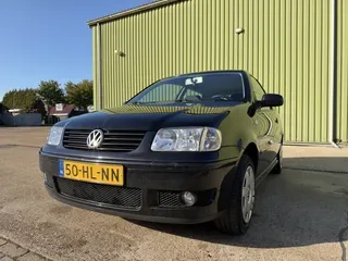 Volkswagen Polo (2001) — foto 1